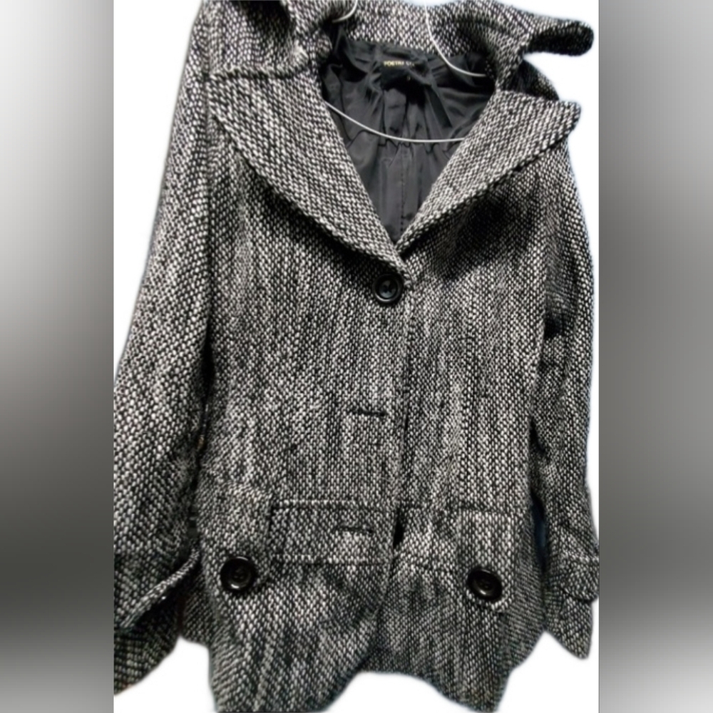 Short grey houndstooth peacoat